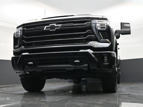 Used 2025 Chevrolet Silverado 2500 High Country w/ High Country Premium Package AWD/4WD image 28