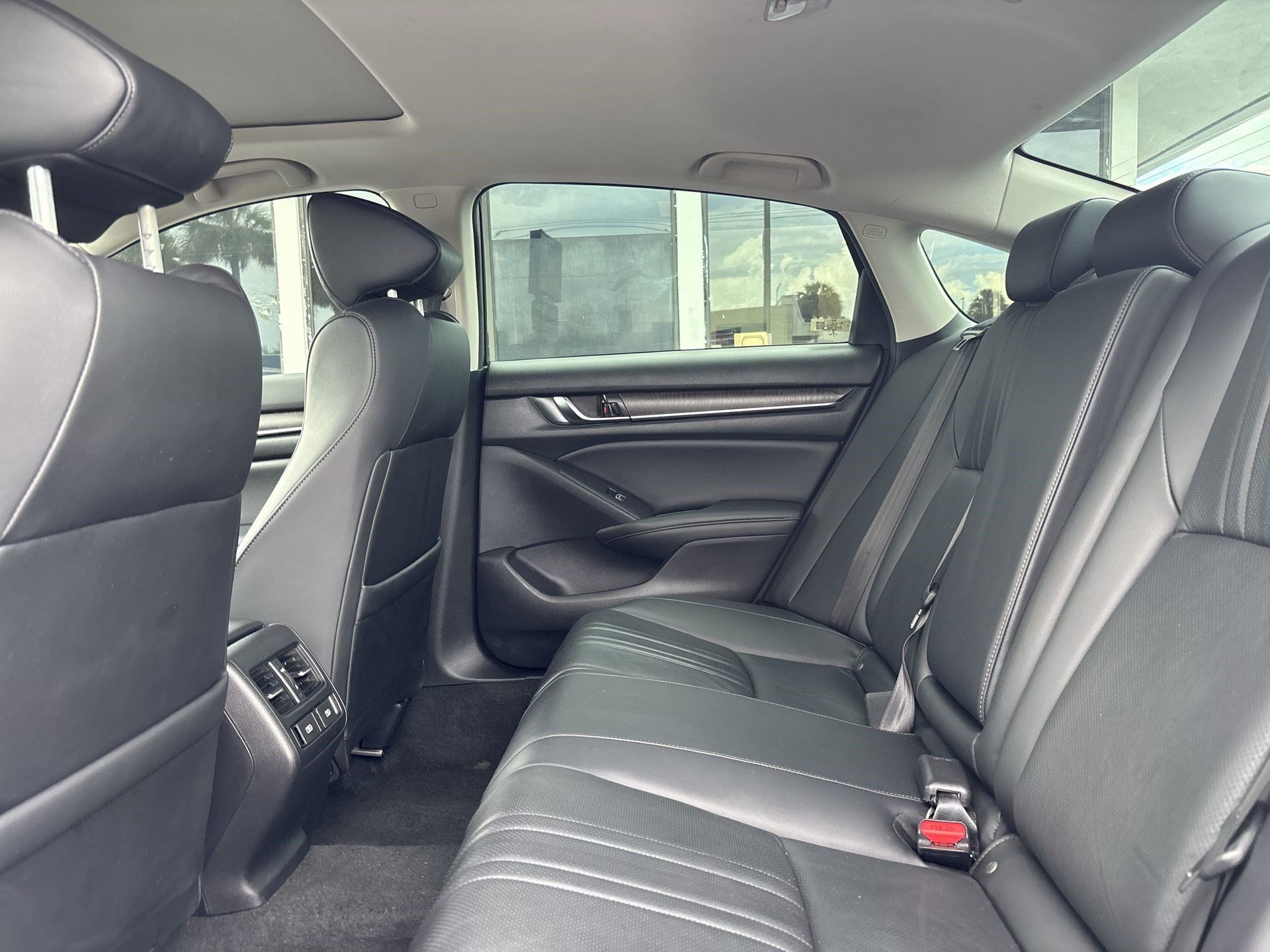 Used 2022 Honda Accord EX-L image 22
