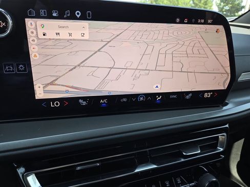 Used 2026 Chevrolet Traverse LT AWD/4WD image 11