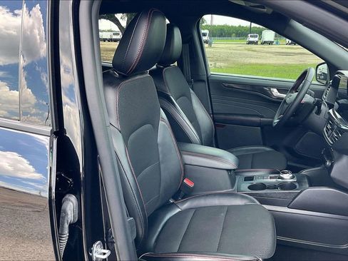 Used 2025 Ford Escape ST-Line w/ Tech Pack #1 FWD image 29