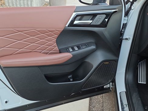 New 2026 Mitsubishi Outlander SEL FWD image 11