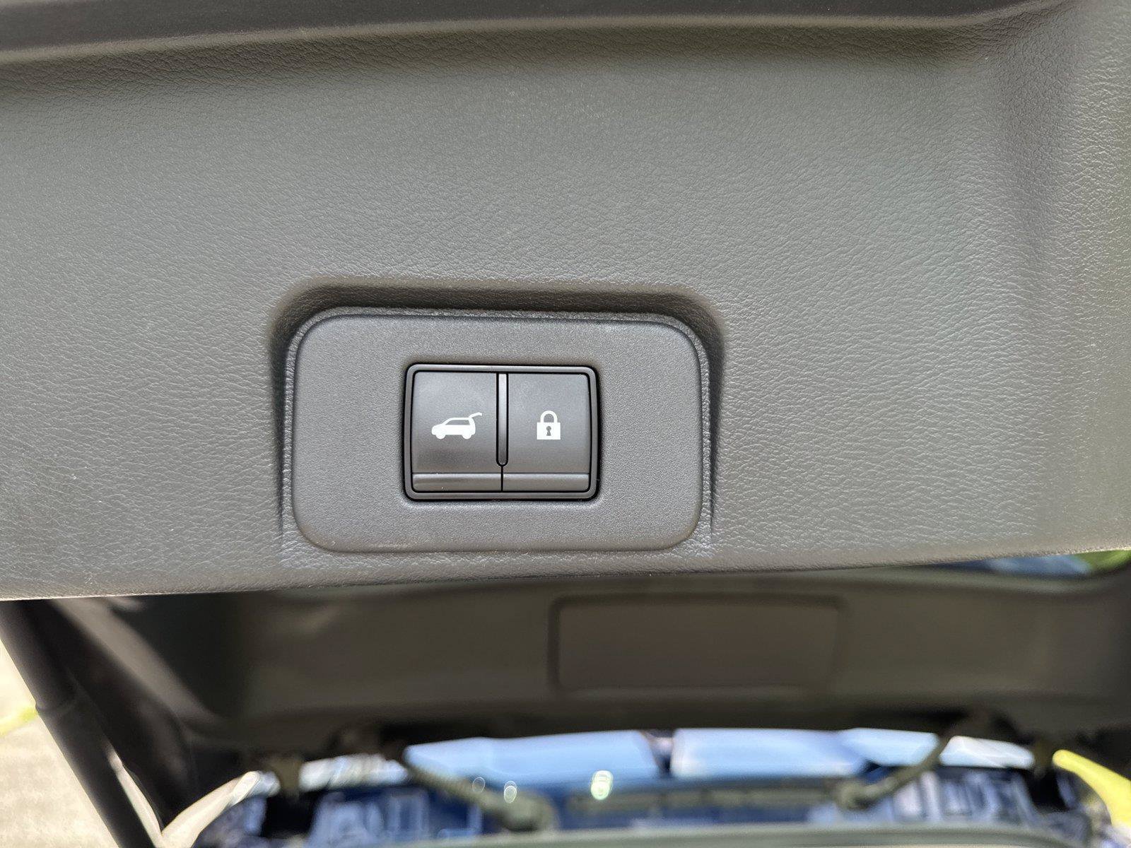 Used 2025 Nissan Rogue SV AWD/4WD image 24