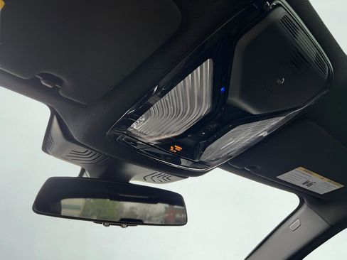 Used 2019 BMW 530i xDrive w/ Convenience Package image 46