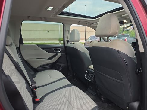Used 2022 Subaru Forester Premium AWD/4WD image 9