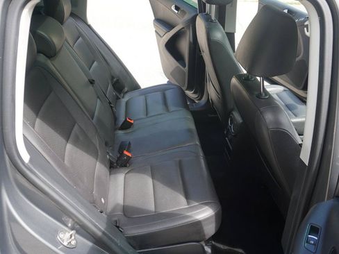 Used 2016 Volkswagen Tiguan SE AWD/4WD image 11