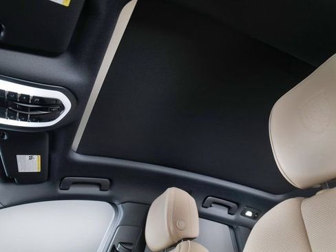 New 2026 Porsche Macan S image 27