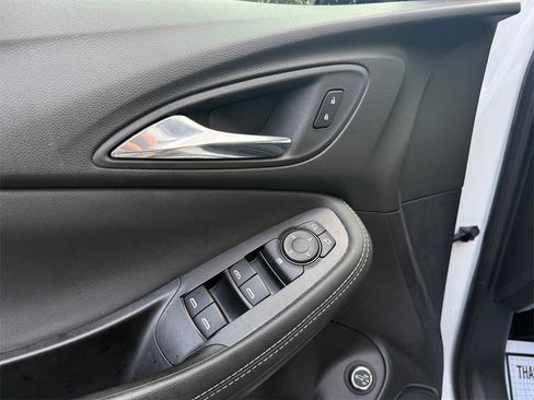 Used 2022 Buick Encore GX Select w/ Experience Buick Package image 19