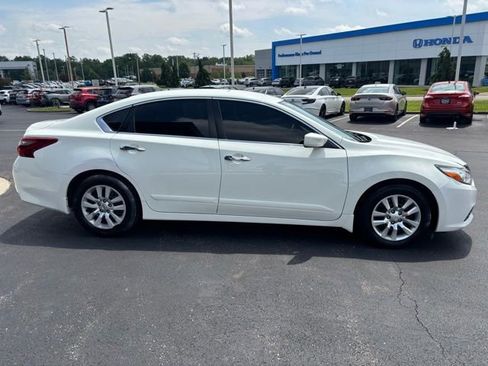 Used 2018 Nissan Altima 2.5 S w/ S Convenience Package FWD image 6