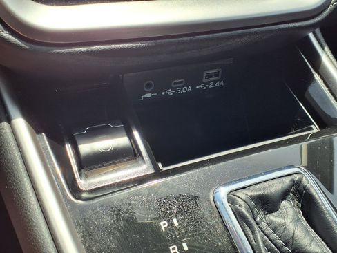 Used 2025 Subaru Outback Premium AWD/4WD image 9