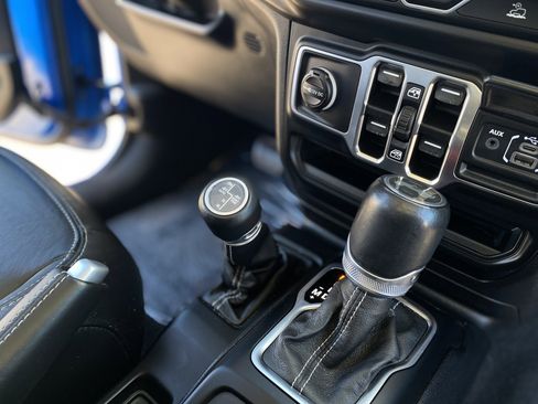 Used 2021 Jeep Wrangler Unlimited Sahara image 20