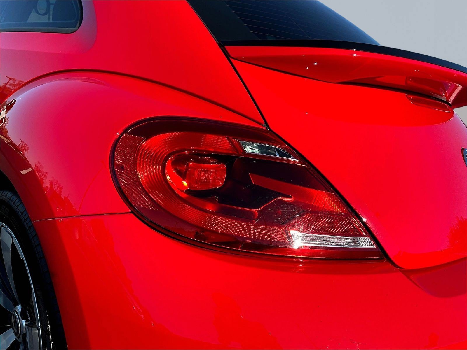 Used 2014 Volkswagen Beetle R-Line FWD image 23
