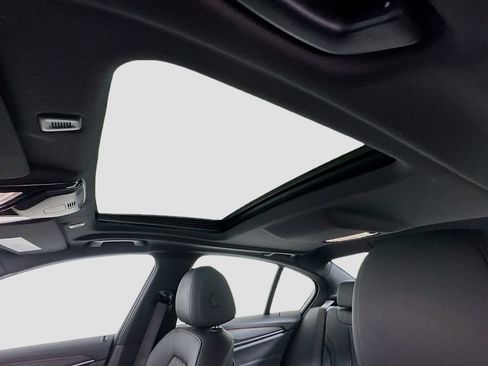 Used 2023 BMW 530i xDrive 530i xDrive w/ Premium Package image 13