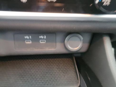 Used 2024 Nissan Rogue S FWD image 23