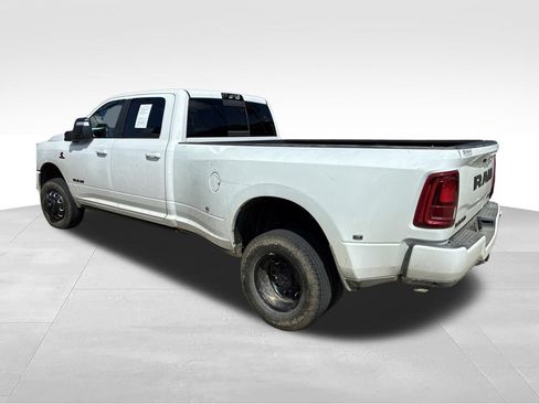 Used 2025 RAM 3500 Laramie AWD/4WD image 7