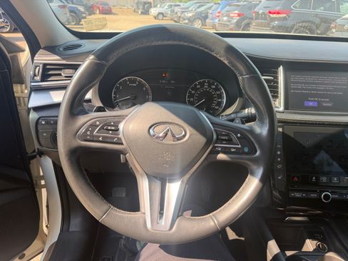 Used 2019 INFINITI QX50 Essential w/ Proactive Package AWD/4WD image 9