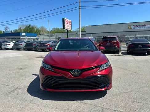 Used 2018 Toyota Camry LE w/ Convenience Package FWD image 8
