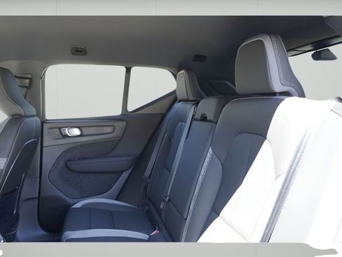 New 2025 Volvo EX40 Core w/ Climate Package image 21