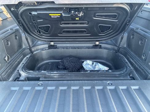 Used 2025 Hyundai Santa Cruz SEL AWD/4WD image 17