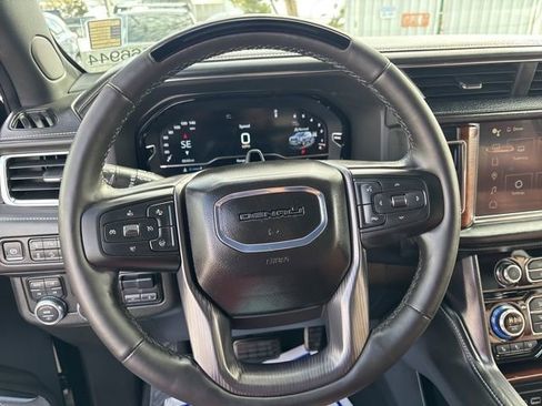 Used 2024 GMC Yukon Denali Ultimate image 18