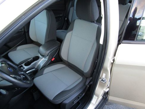 Used 2017 Ford C-MAX SE image 27