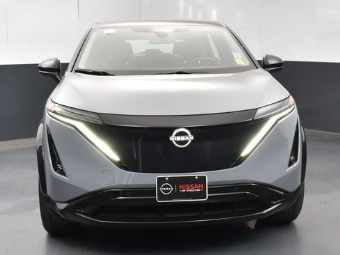 Used 2023 Nissan Ariya AWD image 2
