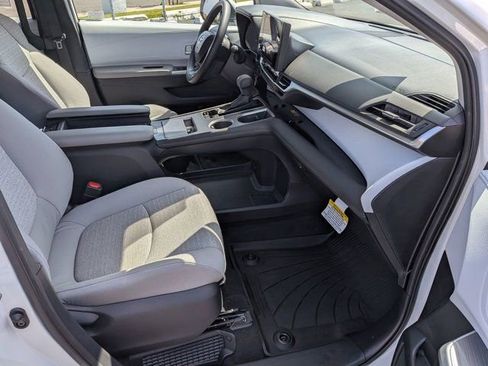 Certified 2026 Toyota Sienna LE FWD image 5