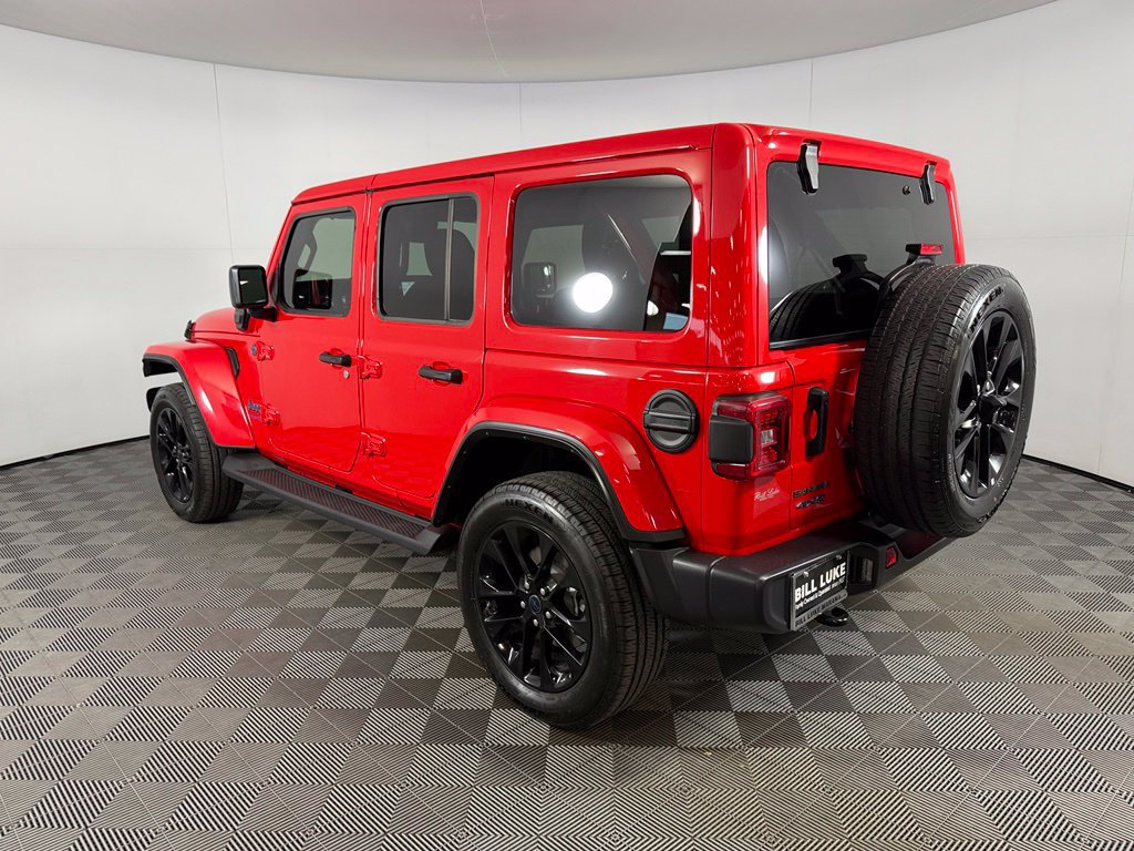 Used 2025 Jeep Wrangler Unlimited Sahara AWD/4WD image 7