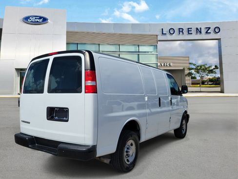 Used 2021 Chevrolet Express 2500 w/ Driver Convenience Package RWD image 5