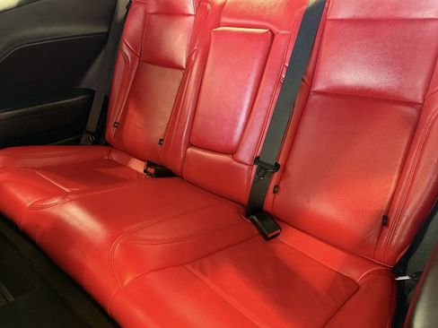 Used 2019 Dodge Challenger SXT image 22