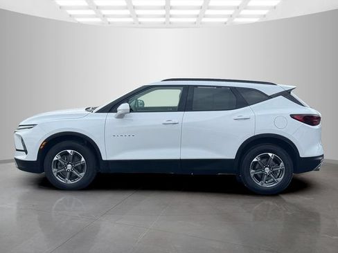 Used 2024 Chevrolet Blazer LT w/ Convenience Package FWD image 4