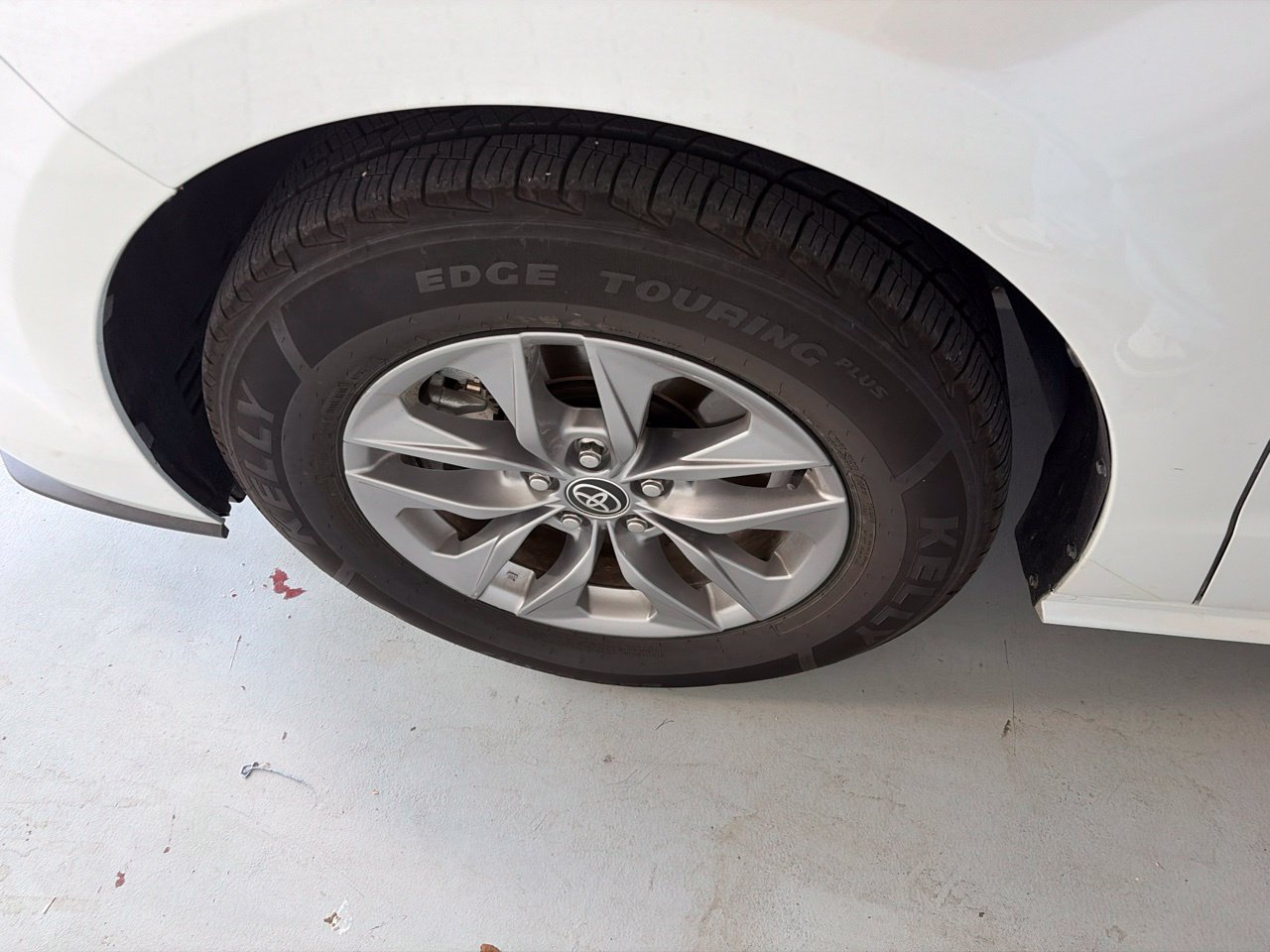 Used 2026 Toyota Sienna XLE FWD image 16