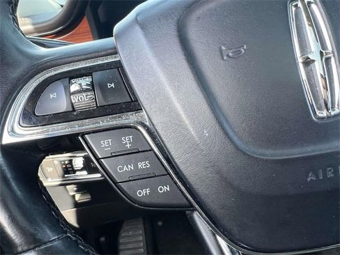 Certified 2022 Lincoln Nautilus Reserve image 22