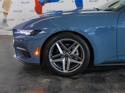 Used 2025 Ford Mustang Coupe RWD image 13
