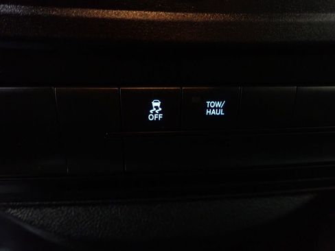 Used 2015 RAM 1500 Express image 4