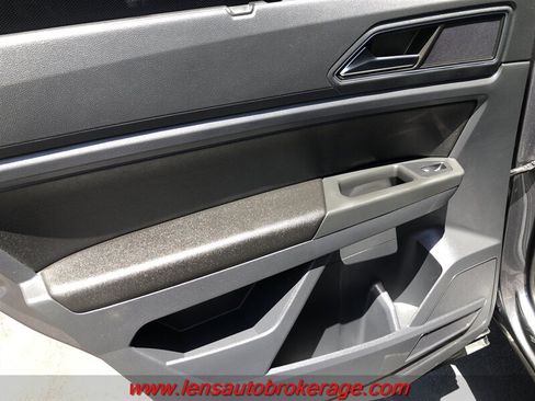 Used 2018 Volkswagen Atlas SEL FWD image 17