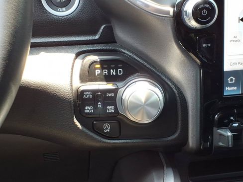 Used 2023 RAM 1500 Laramie AWD/4WD image 19