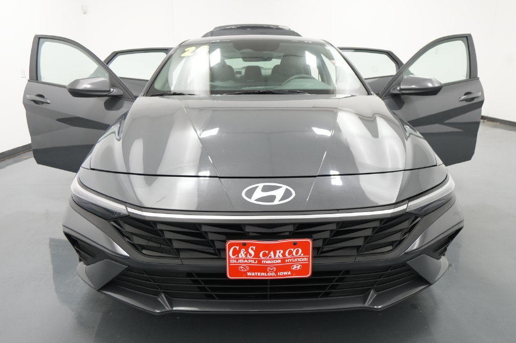 Used 2024 Hyundai Elantra SE FWD image 24