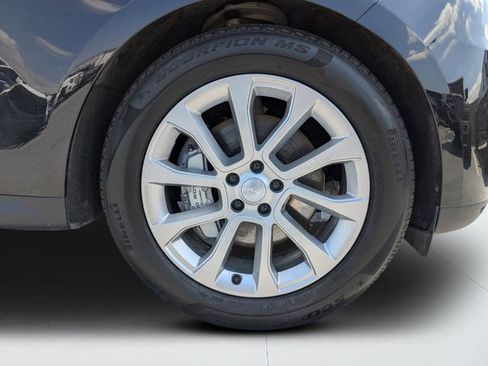 Used 2025 Land Rover Range Rover Sport SE AWD/4WD image 10
