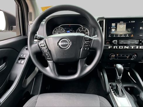 Certified 2025 Nissan Frontier SV RWD image 10