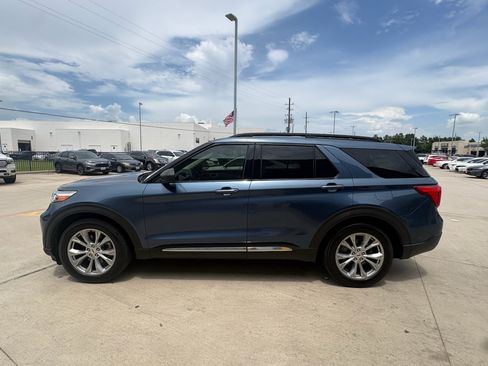 Used 2020 Ford Explorer XLT w/ Equipment Group 202A RWD image 5