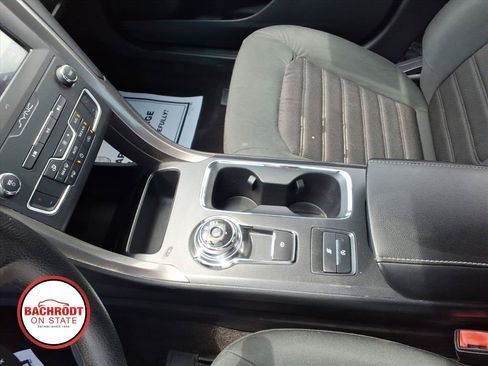 Used 2020 Ford Fusion SE FWD image 14