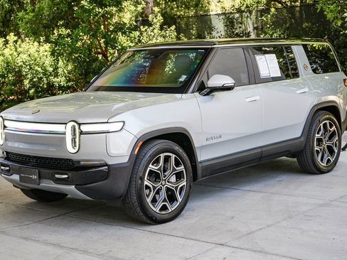Used 2025 Rivian R1S Adventure AWD/4WD image 3