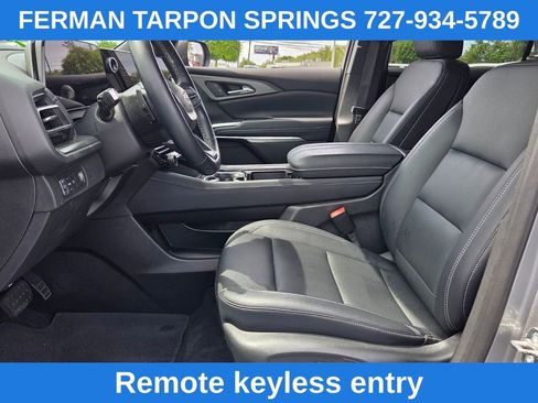 Certified 2025 Chevrolet Traverse LT FWD image 14