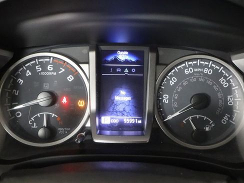 Used 2022 Toyota Tacoma SR5 w/ Technology Package RWD image 11