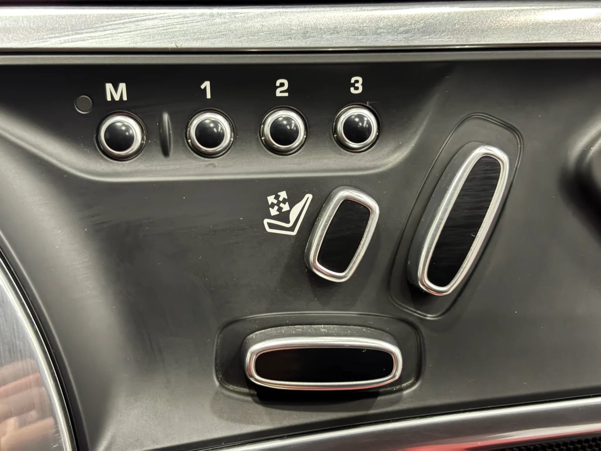 Used 2020 Jaguar F-TYPE Convertible RWD image 27