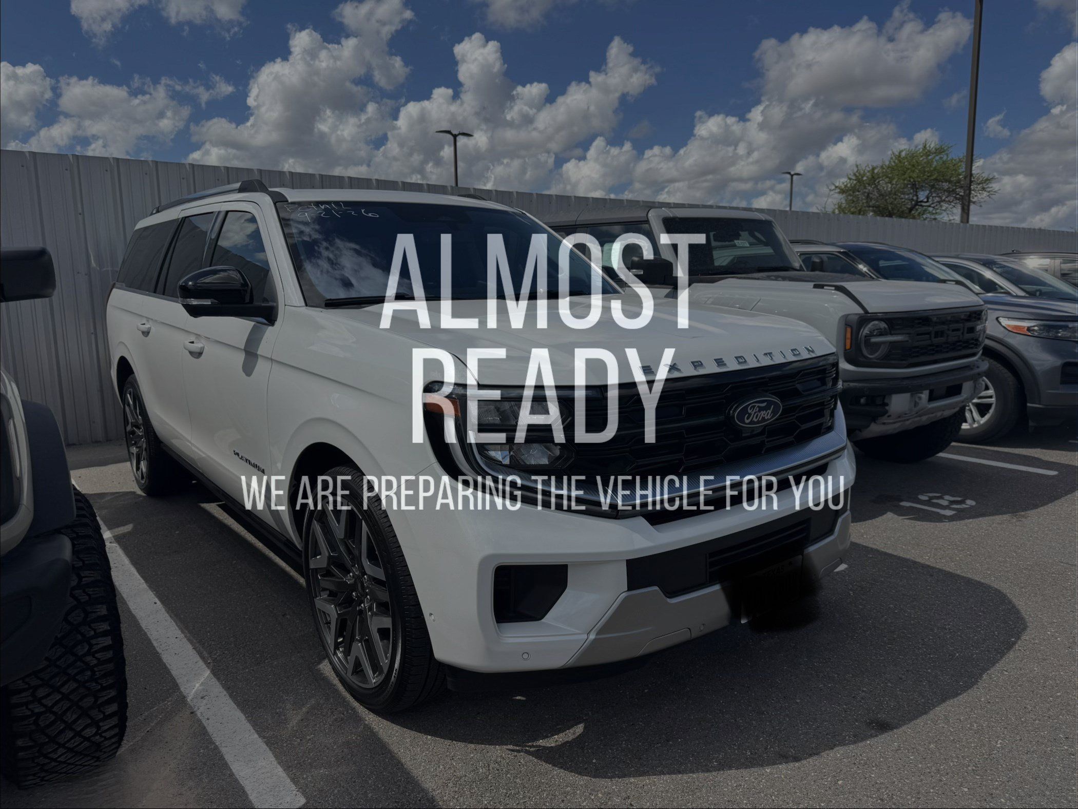 Used 2025 Ford Expedition Max Platinum w/ Platinum Ultimate Package AWD/4WD image 5