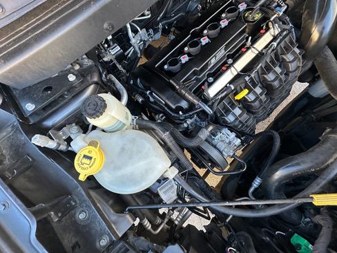 Used 2020 Dodge Journey SE w/ SE Popular Equipment Group image 29