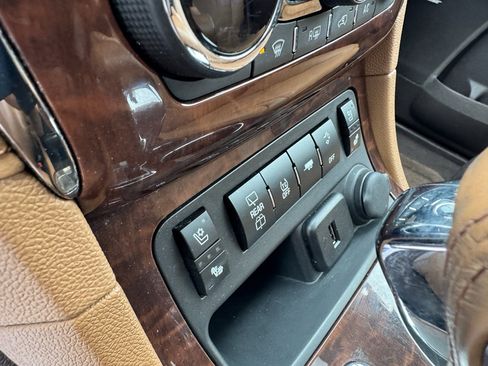 Used 2017 Buick Enclave Premium w/ Experience Buick Package AWD/4WD image 35