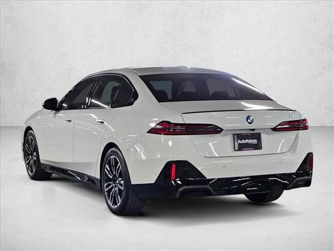 Used 2024 BMW 530i w/ M Sport Package image 8