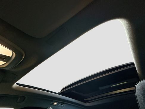 Used 2025 Volvo XC40 B5 Core image 27